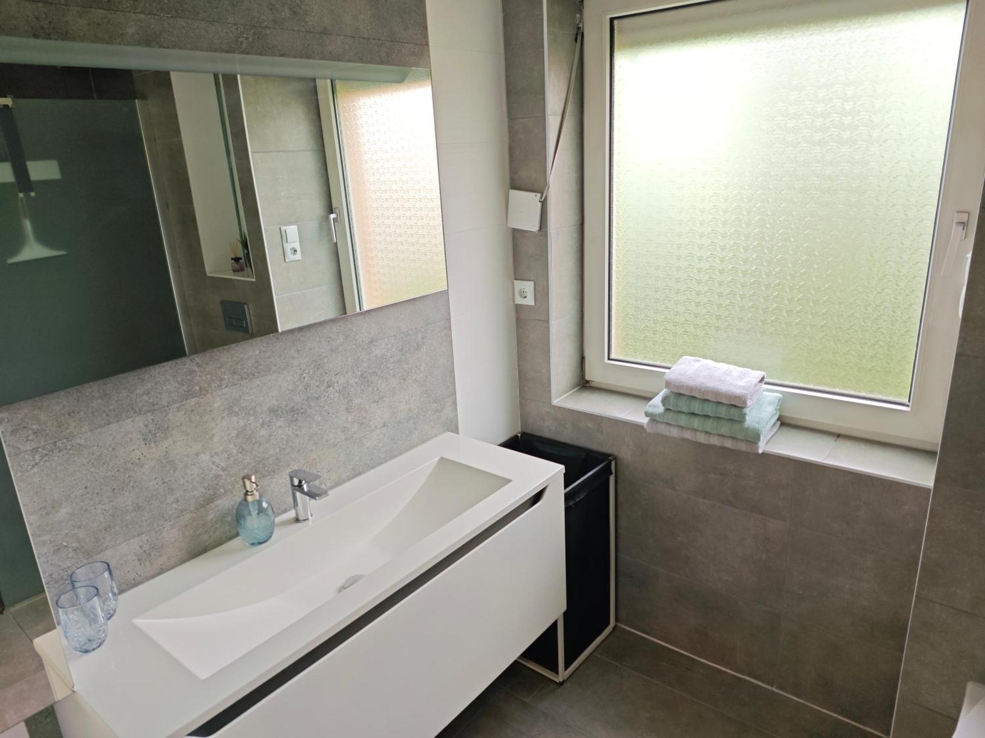 Fh-Naehe: Modernes Apt Mit Balkon Hof  Exteriér fotografie